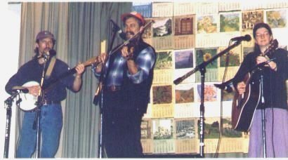 The Woodticks: Jeff Bush (banjo); Keith McManus (fiddle); Karen Wade (guitar)