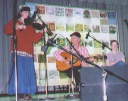 The Eddy family: Rachel (fiddle); Richard (guitar); and Libby (vocals)